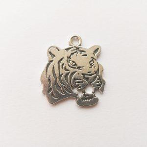 Fém függő charm fityegő ezüst színű tigris fej