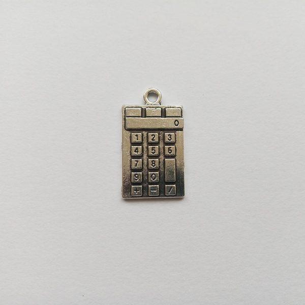 Fém függő charm fityegő ezüst színű számológép