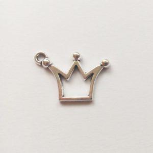 Fém függő charm fityegő ezüst színű korona király királynő hercegnő