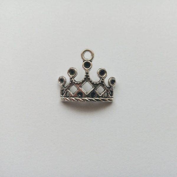 Fém függő charm fityegő ezüst színű korona király királynő hercegnő