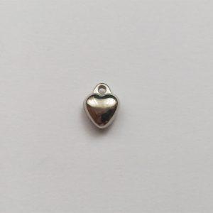 Fém függő ezüst színű szív pici charm szerelem fityegő szeretet